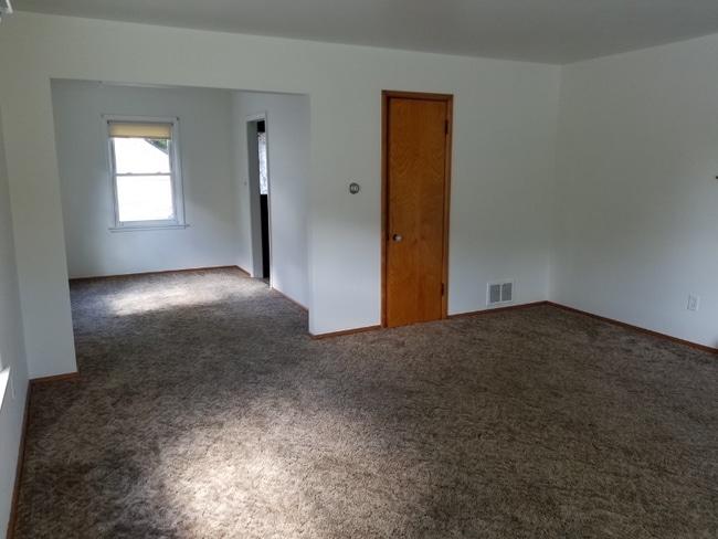 Building Photo - 415 N 7th St Rental