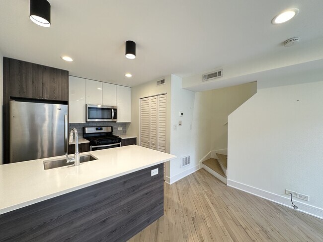 Photo - 853 W Grace St Unit 101G