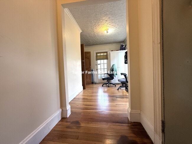 Photo - 113 Lanark Rd Unit 1F