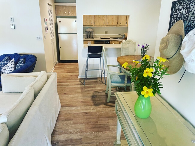 Photo - 519 Shady Pine Way Unit A2