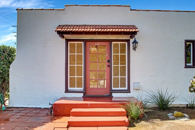 Photo - 801 N June St