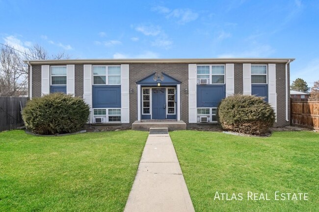 Building Photo - 2377 S Locust St Unit B Rental