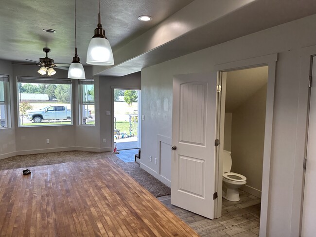 Photo - 187 Courthouse Way