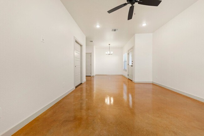 Photo - 1908 Caspian Trl Unit 1908 B Caspian Trail