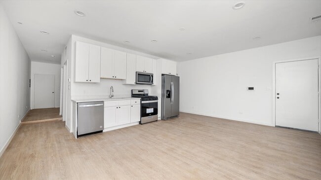 Photo - 2353 N Springfield Ave Unit 2