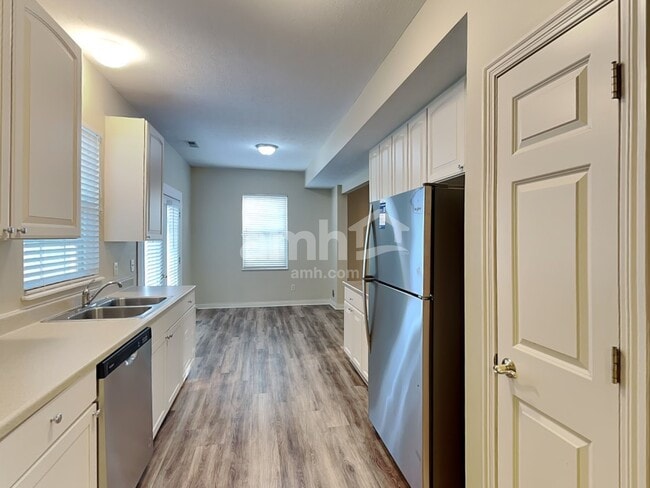 Photo - 6213 Womersley Dr