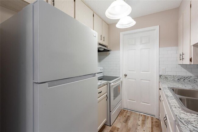 Photo - 4936 Ilener St