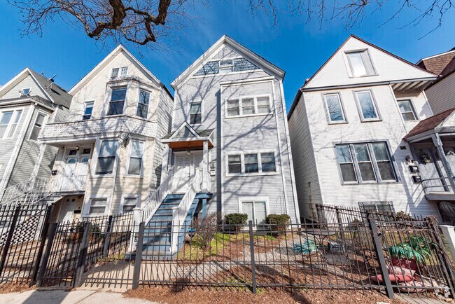 Building Photo - 1120 W Roscoe St Unit 1 Rental