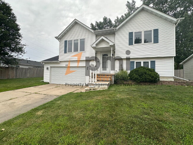 Building Photo - 219 Sandalwood Dr