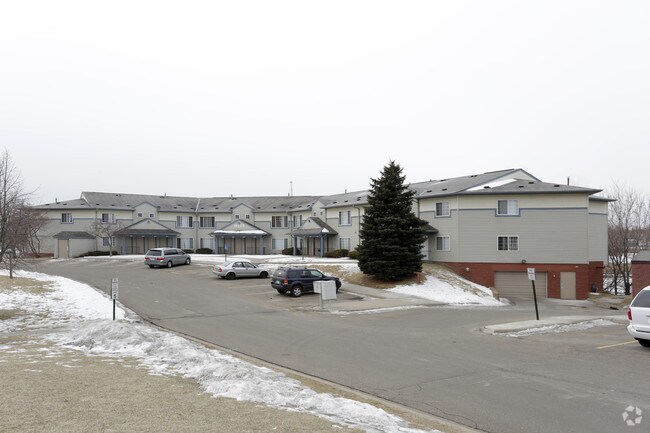 Lakeview Commons - Lakeview Commons Townhomes