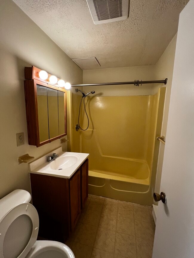 Photo - Central Village Unit Han6