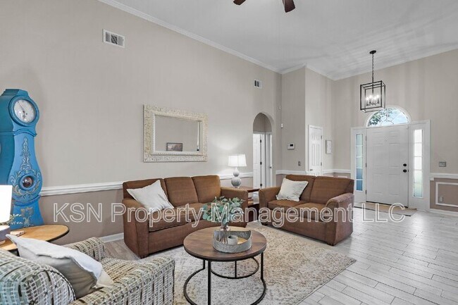 121 Tappan Zee Dr