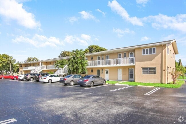 Building Photo - 2213 NE 1st Ct Unit 206 Rental
