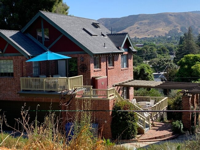 Photo - 247 Broad St