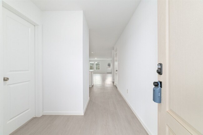 Photo - 6330 Breakaway Grv Dr