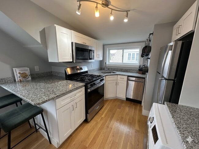 Building Photo - 287 Beacon St Unit 2