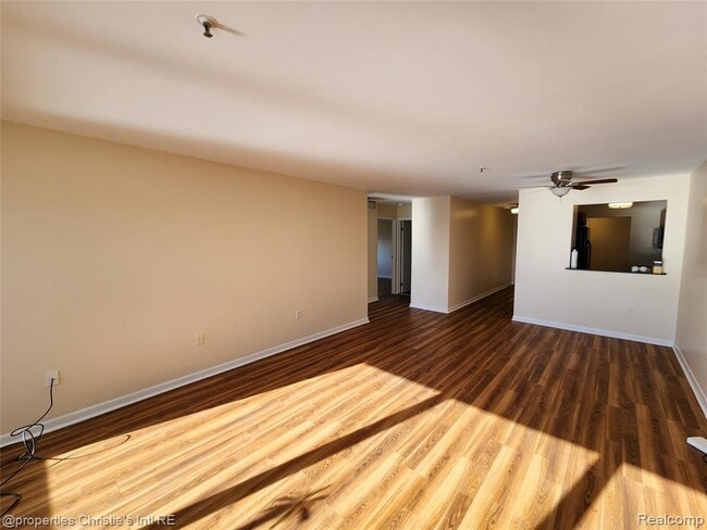 Photo - 1001 W Jefferson Ave Unit 17E