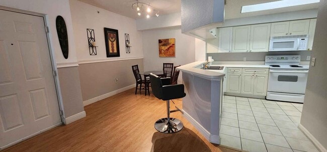 Building Photo - 3022 Alcazar Plz Unit 103