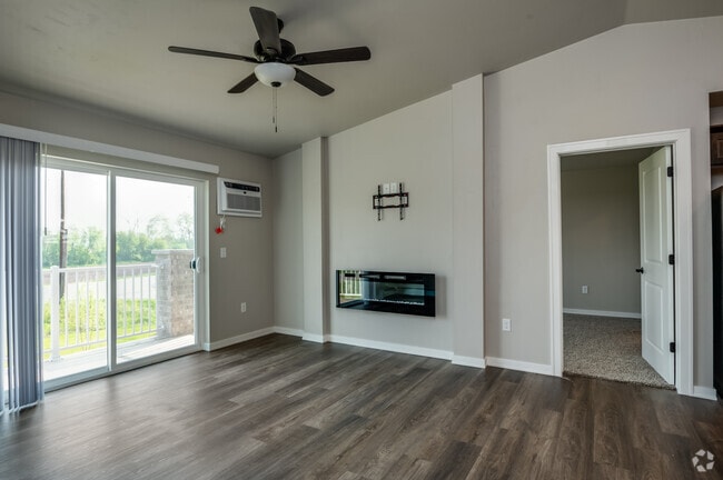 2BR, 2BA - 929SF - Living Room - Fox Crossing Creek Apartments