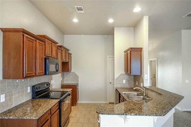 Photo - Beautiful 4 + Bedroom Home in Gated North ...