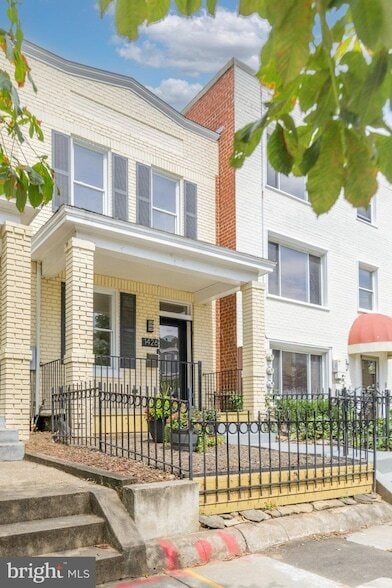 Photo - 1426 Duncan St NE