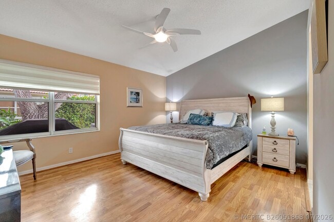 6129 Heliconia Rd
