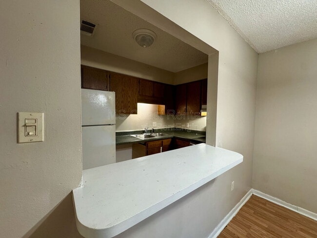 Photo - 190 Tegarden Rd Unit 7