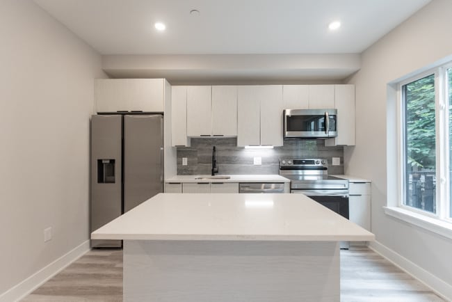 Photo - 665 N 35th St Unit 2