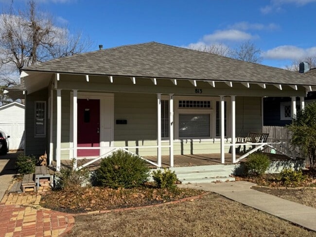 Photo - 2 bed 2 bath historic remodeled home with an awesome 1bed 1 bath detached apartment! Mesta Park b...