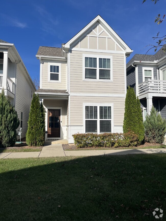 Building Photo - Charming Bellevue Rental Townhome! Move- i...