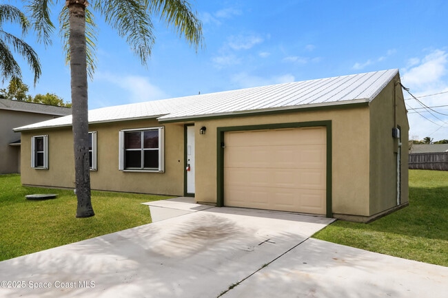 Photo - 2252 SE Berkshire Blvd