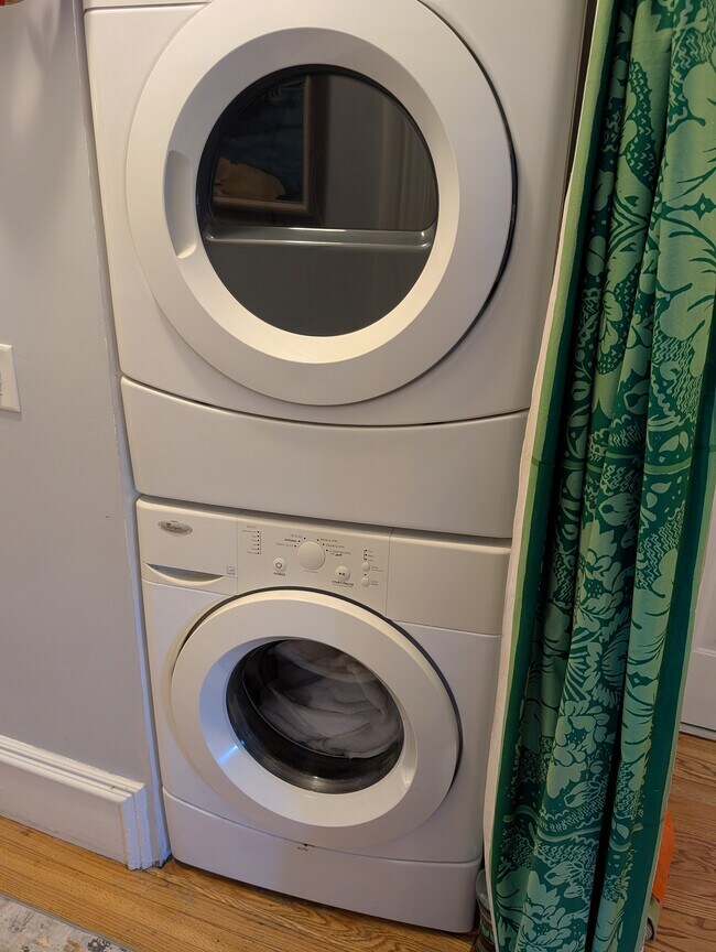 Photo - 636 Moody St Unidad 2