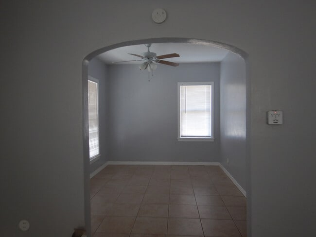 Photo - 614 W Atkins Ave