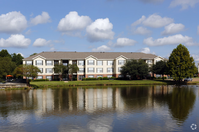 Building Photo - Windsor Lake Rental