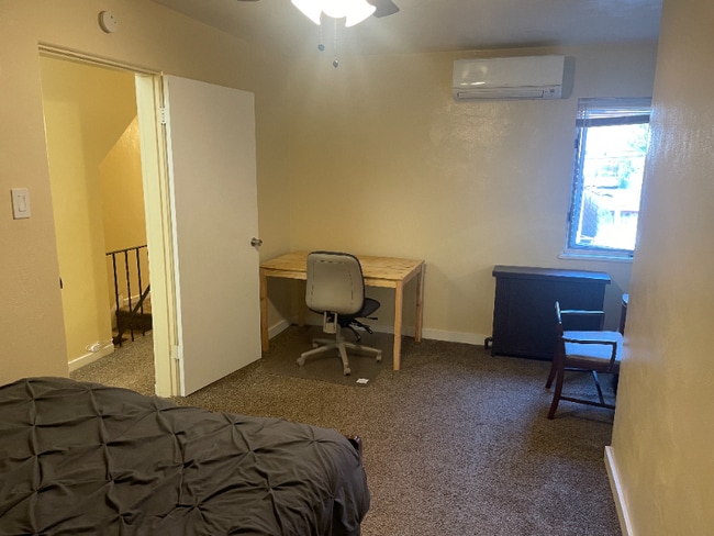 Photo - 4307 Milgate St