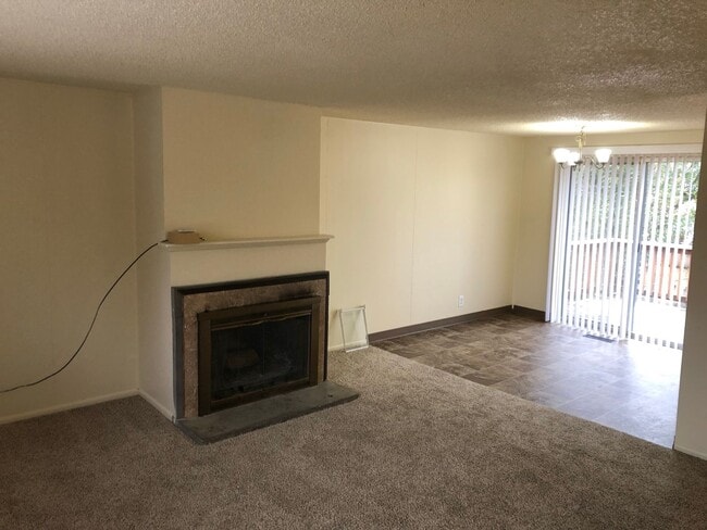 Photo - Large 3 Bed, 2 Bath Split Level Home in Newberg- Landscaping Included