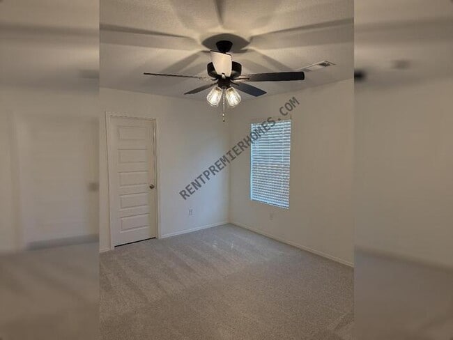 Building Photo - 122 Powder River Dr