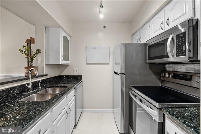 Photo - 3311 Wyndham Cir Unit 4200