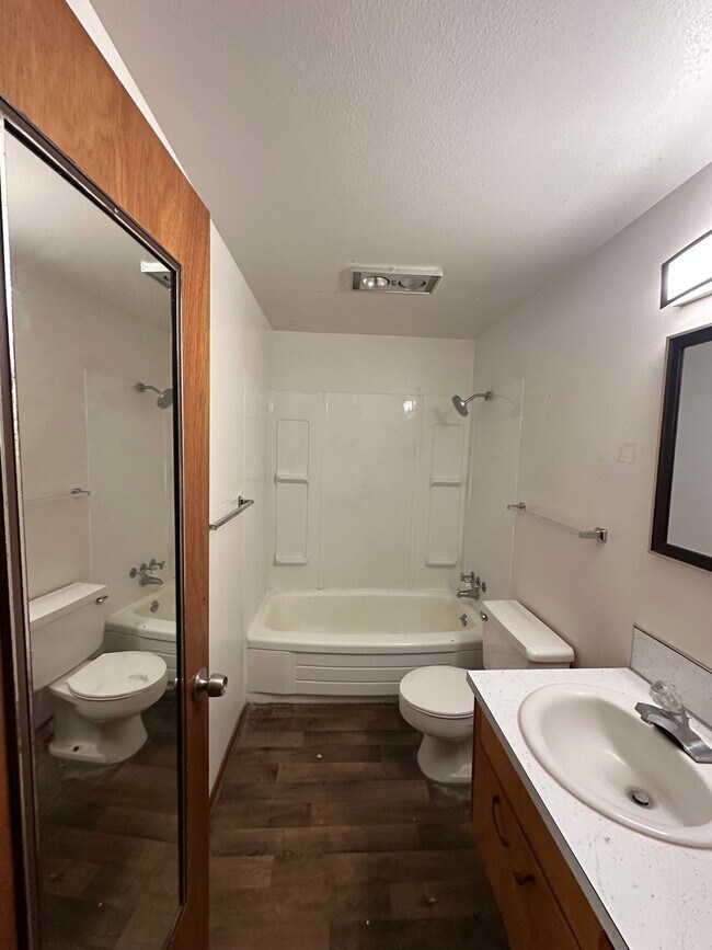 Photo - Holly St. - 401