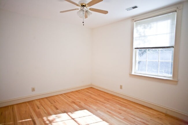 Photo - Beautiful condo with sunroom and hardwood floors - lease takeover through 7/2027!