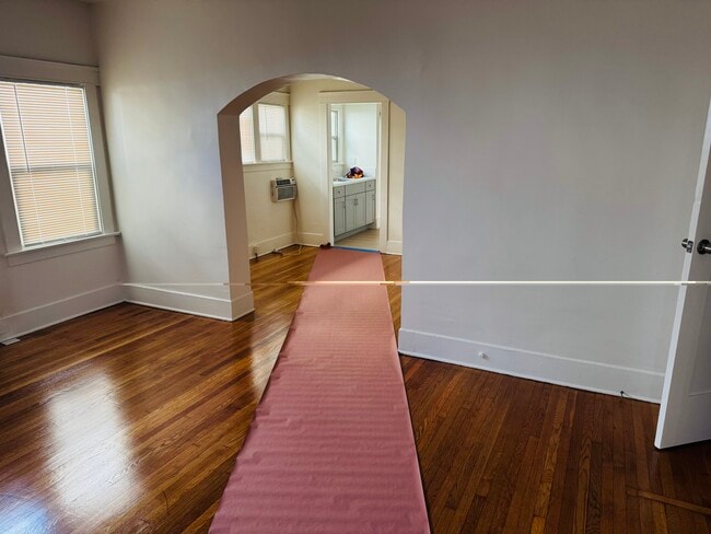 Photo - 1452 N Gardner St