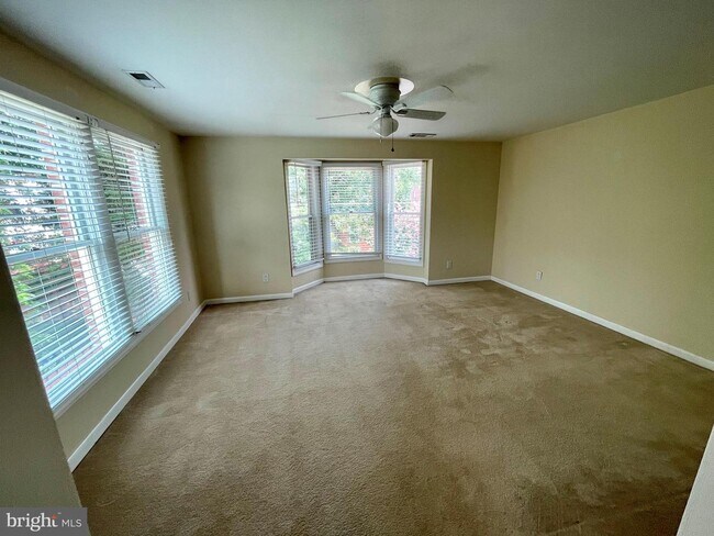 Photo - 2735 S Veitch St