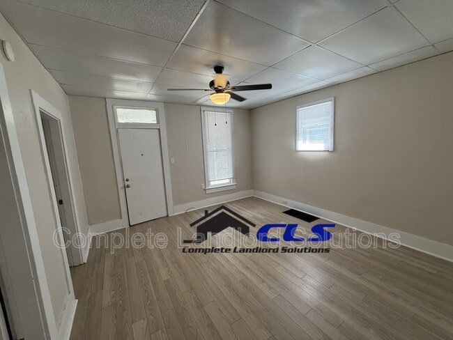 Building Photo - 2132 Blaine Ave Rental