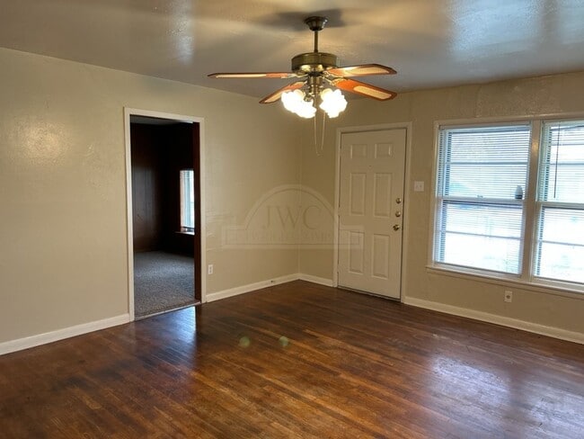 Photo - 408 Allen St