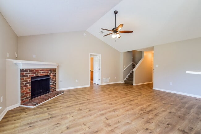 Photo - 1720 Avery Cove