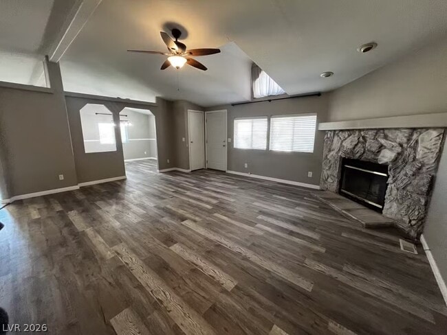 Photo - 225 S Pioneer Rd