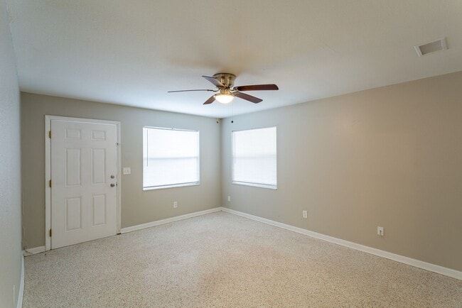 Photo - Wonderfully located 1/1 Duplex - No washer/dryer
