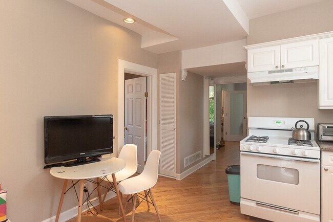 Photo - 3144 Oakley N Ave Unit 3C