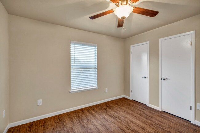 Photo - 525 Jones Ave