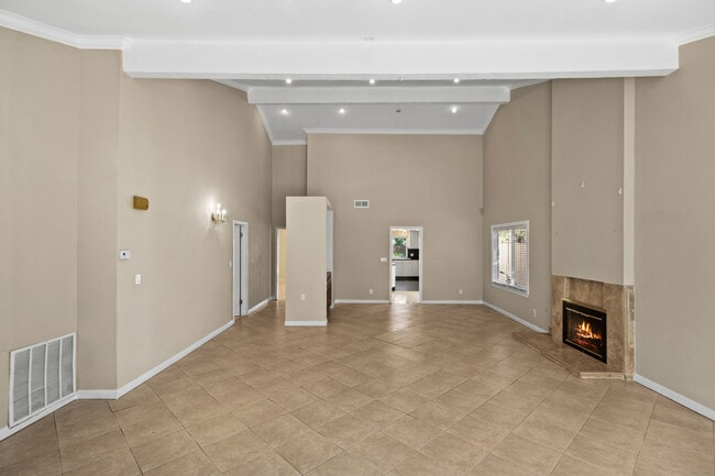 Photo - 18123 Delano St